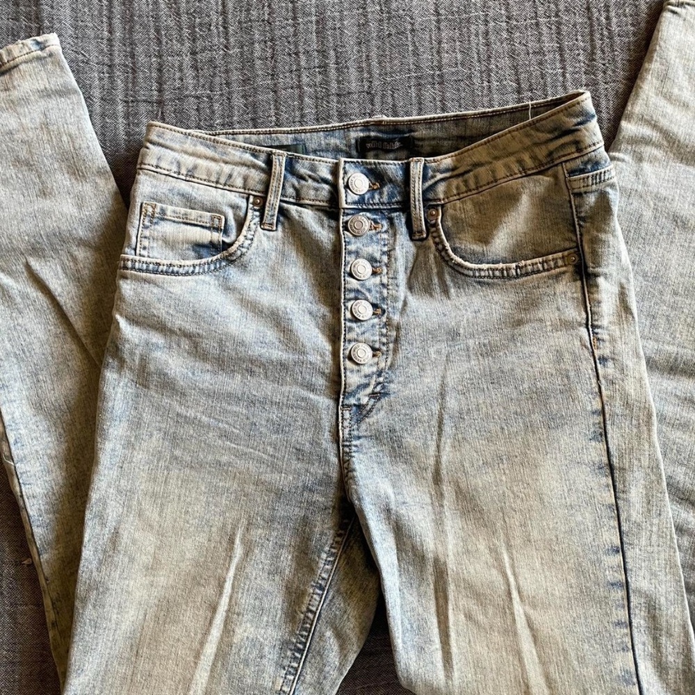 Wild Fable Light Wash Distressed Jeans